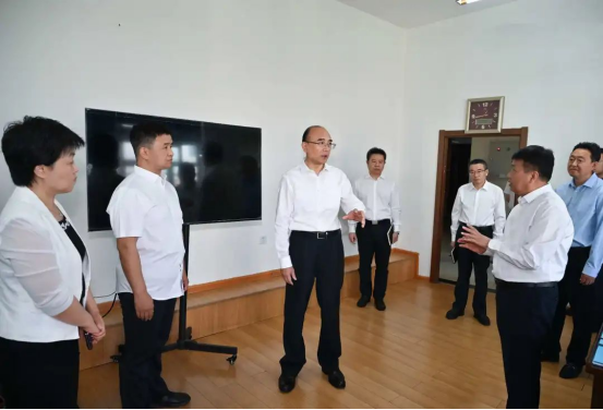 许勤：集中整治群众身边不正之风和腐败问题 坚定不移推动全面从严治党向基层延伸